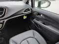 2025 Chrysler Voyager LX