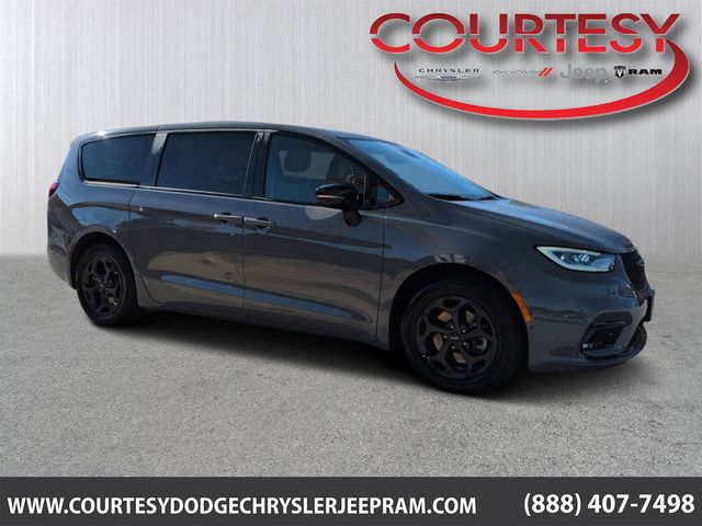 2023 Chrysler Pacifica Hybrid Limited