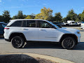 2027 Jeep Grand Cherokee Laredo Altitude